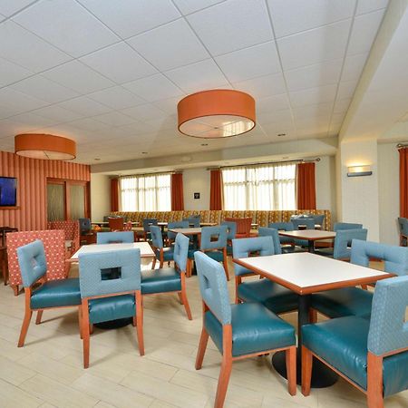 Hampton Inn Farmville Bagian luar foto